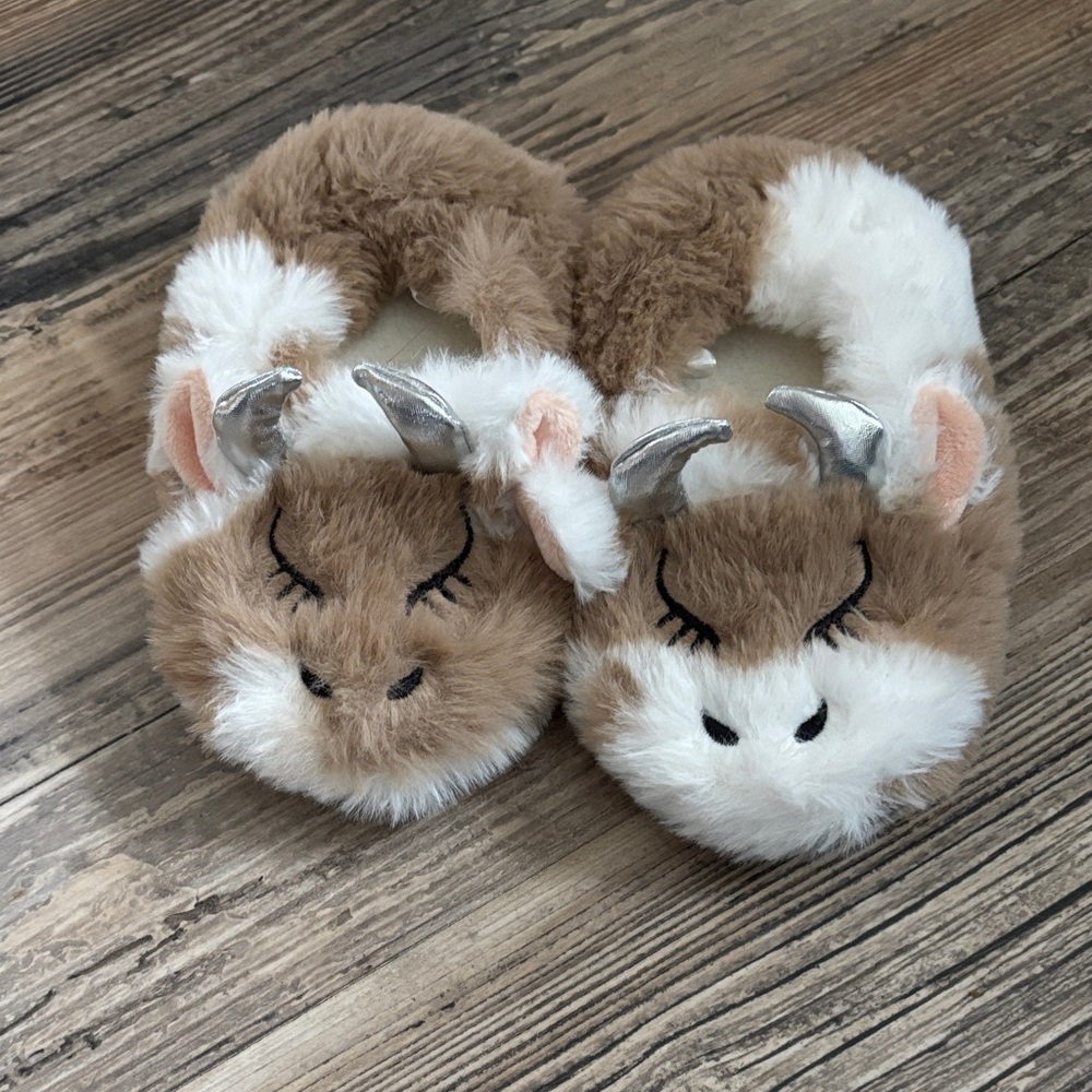 Highland Cow Slippers Toddler size 9-10